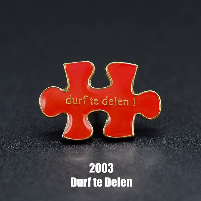 Pin's Passion-Pins van het jaar-2003-durf te delen-pinspassion.nl